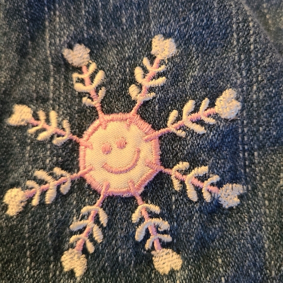 Lined blue jeans with embroidered snowflake detail - Picture 4 of 5